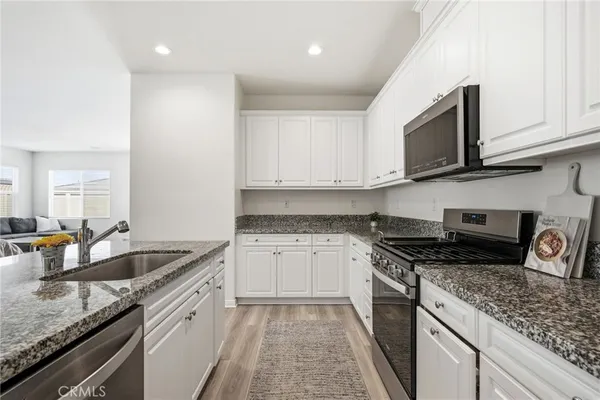 $620,000 | 29068 Golden Sunset Circle, Winchester, CA 92596