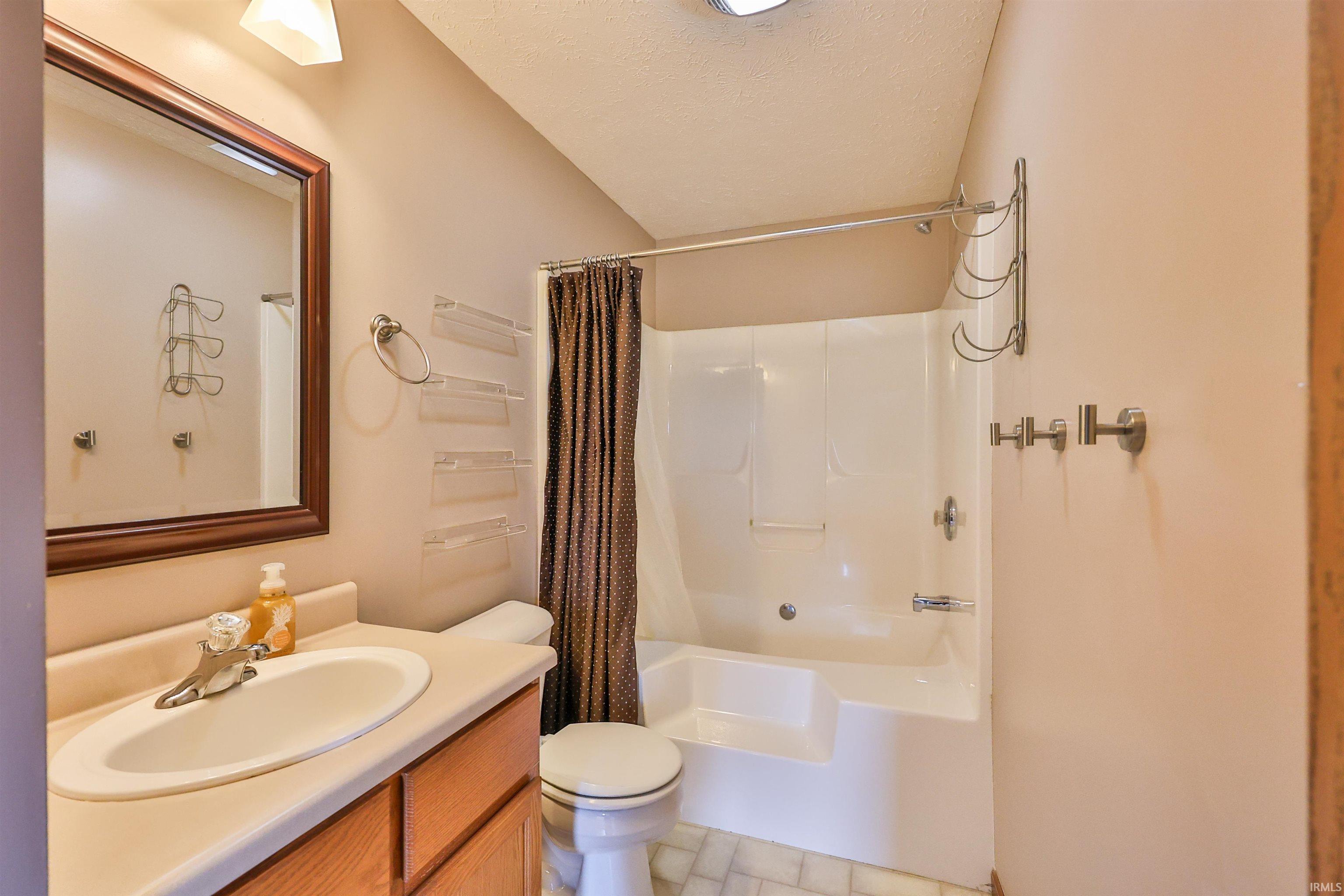 2830 East Kammerer Road Kendallville, IN 46755 - Photo 15 of 34