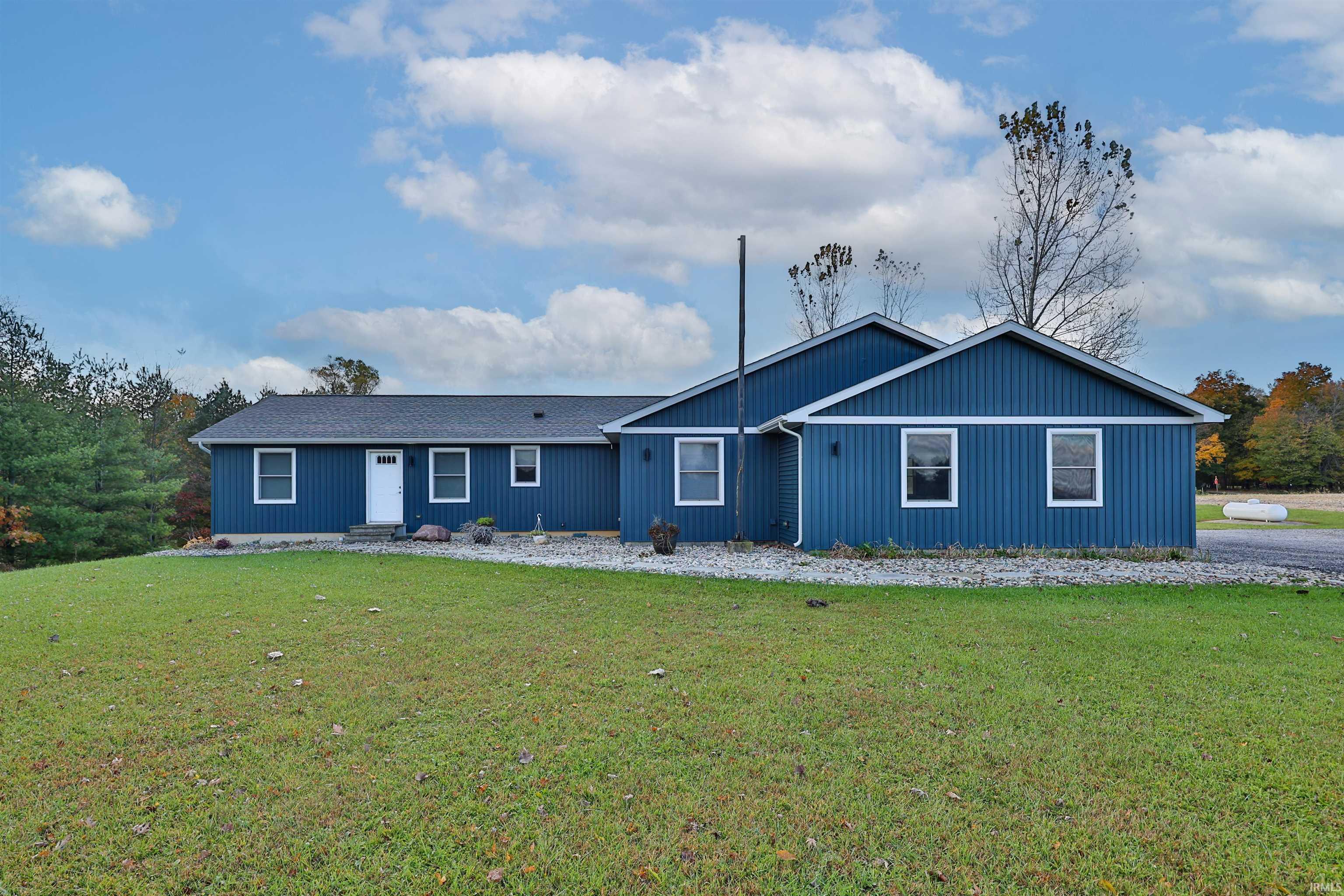 2830 East Kammerer Road Kendallville, IN 46755 - Photo 2 of 34