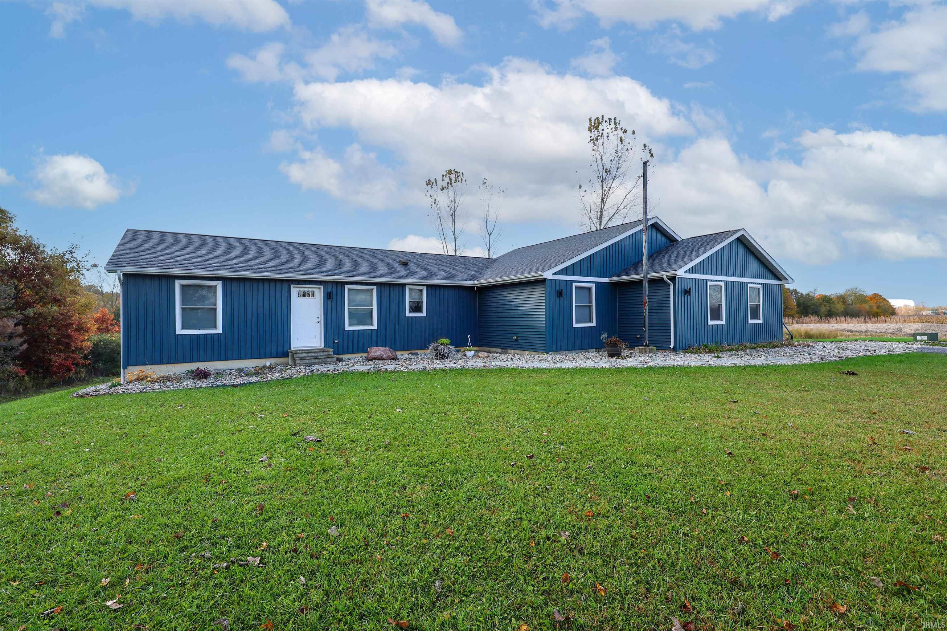 2830 East Kammerer Road Kendallville, IN 46755 - Photo 3 of 34