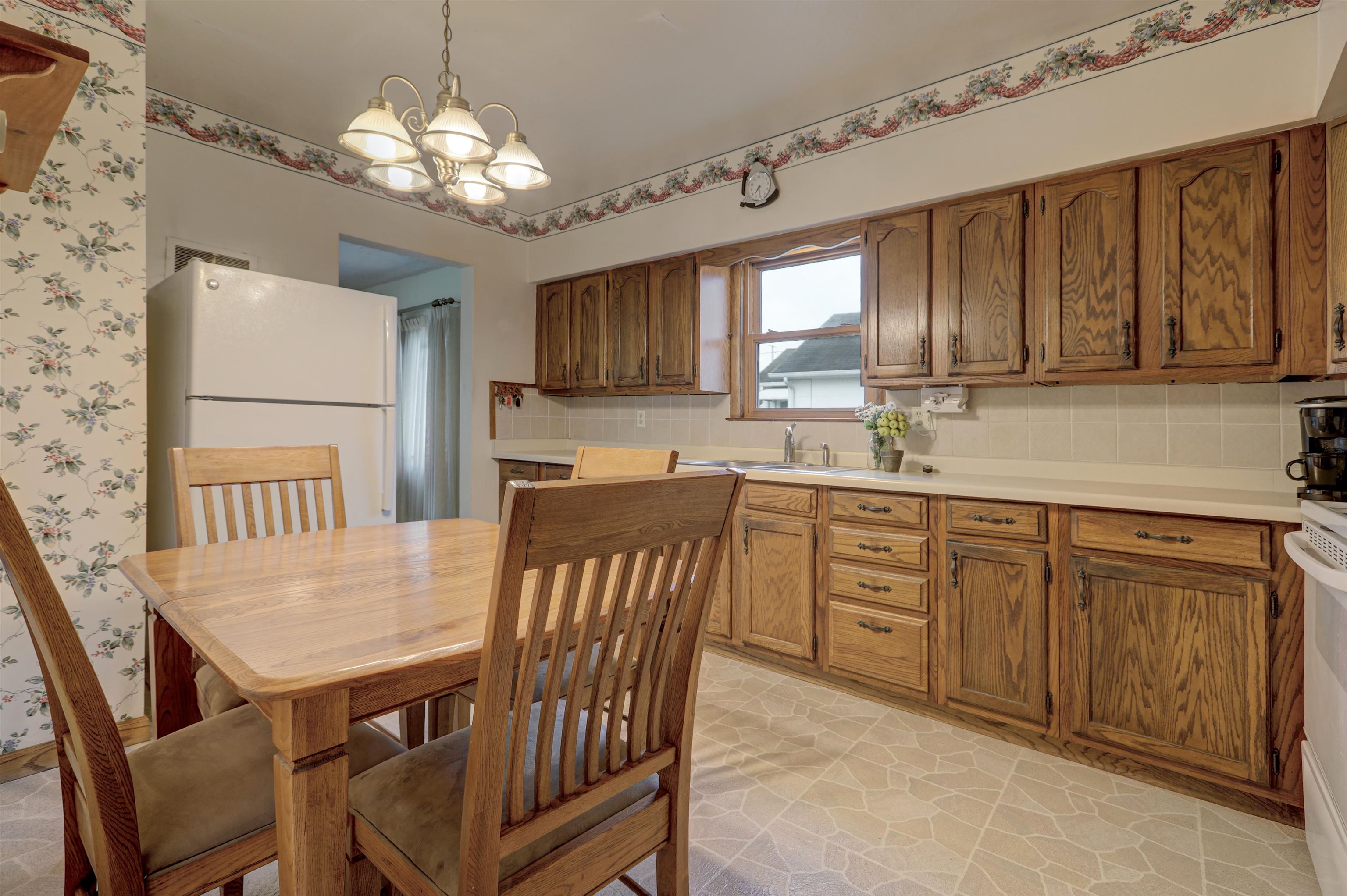 216 Williams Street Combined Locks, WI 54113 - Photo 7 of 25
