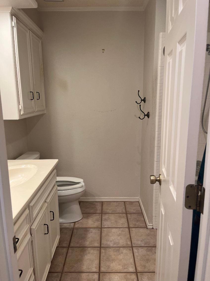 5527 94th Street Lubbock, TX 79424 - Photo 32 of 56 5527 94th bathroom