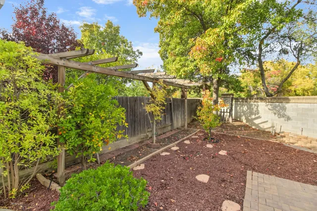 $627,000 | 432 Snow Breeze Court, Roseville, CA 95747