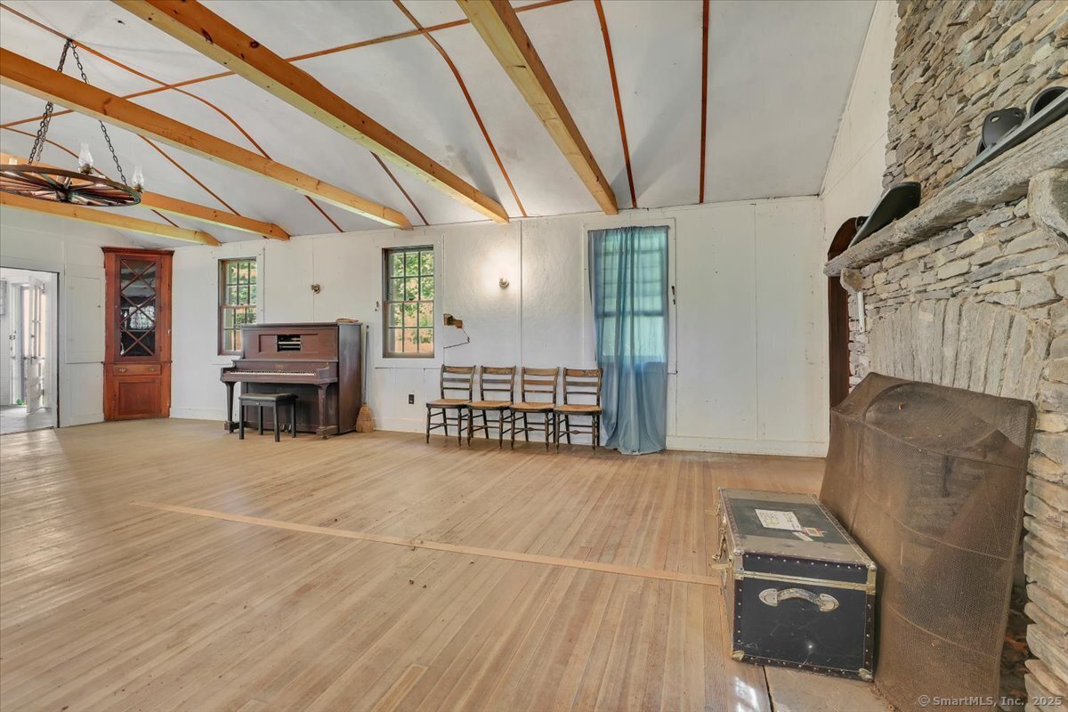 152 Cheney Lane Coventry, CT 06238 - Photo 36 of 45 a view of a livingroom with furniture and furniture