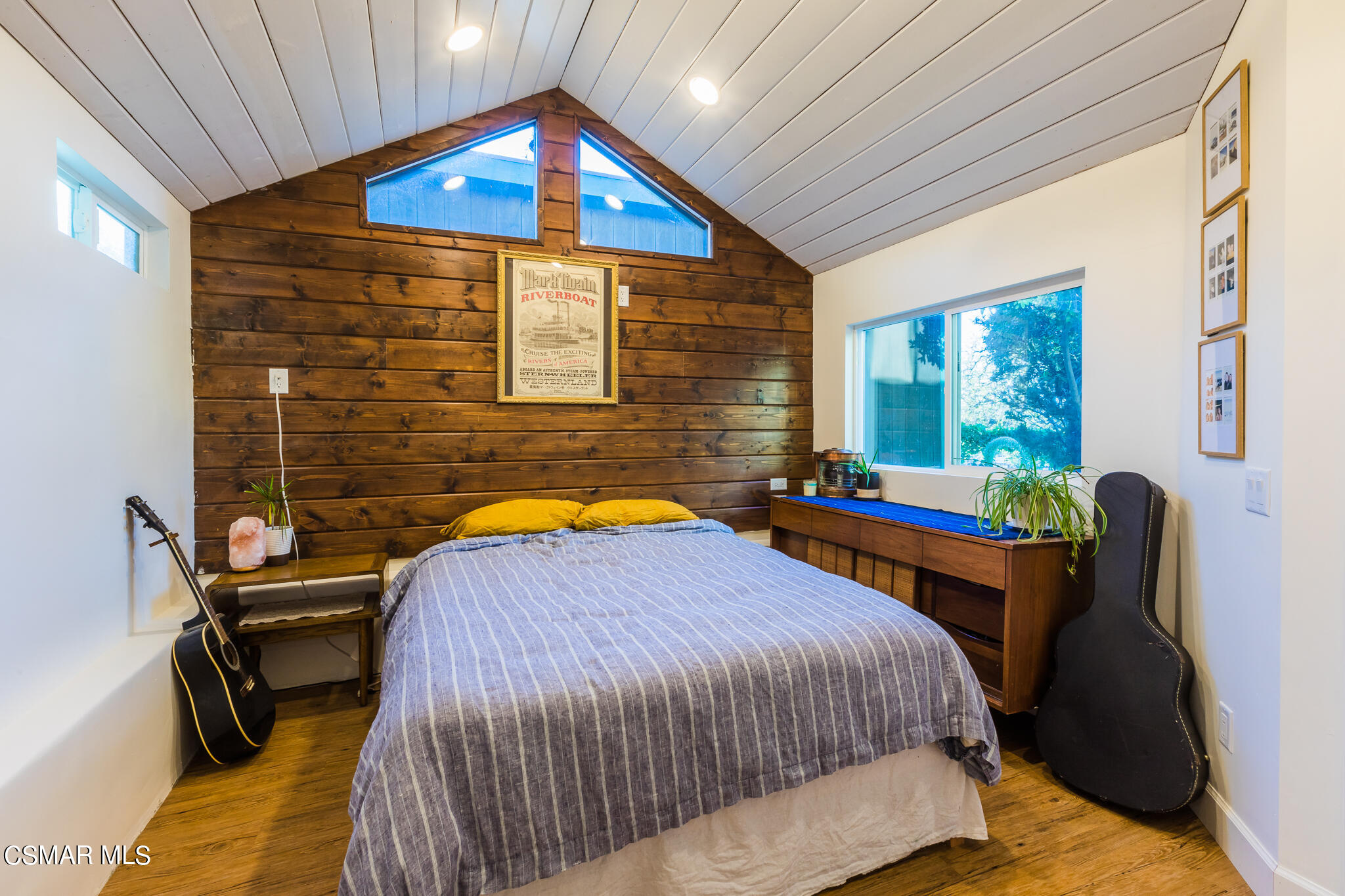 6695 Clear Springs Road Simi Valley, CA 93063 - Photo 34 of 94 a bed sitting in a bedroom next to a window