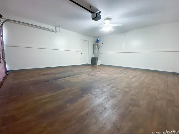 a view of a garage