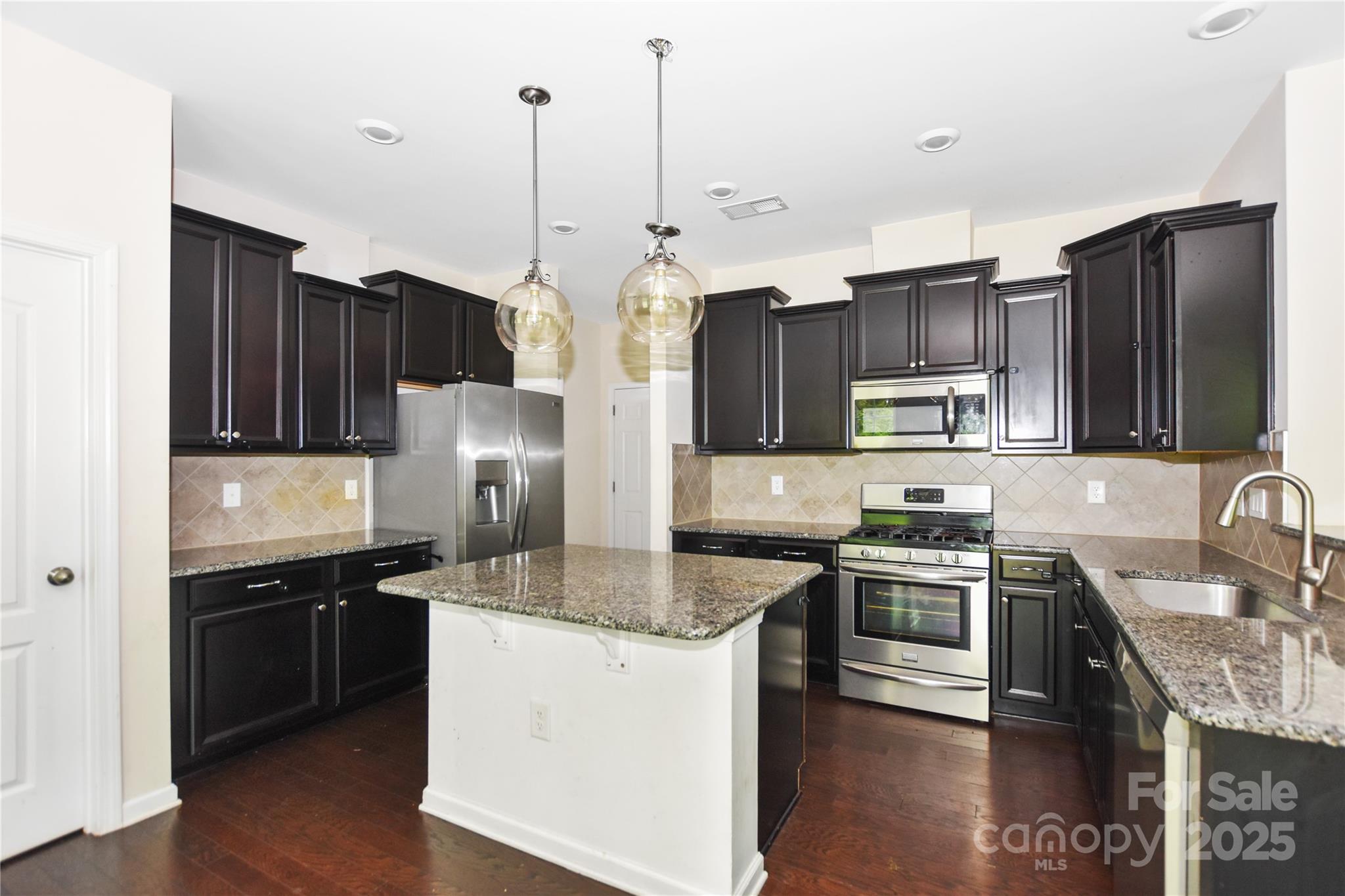 10417 Ebbets Road Charlotte, NC 28273 - Photo 3 of 43 Gallery Image 3
