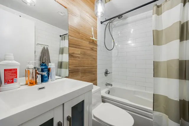 $2,500,000 | 118 Kingsland Avenue, Unit 1 | East Williamsburg