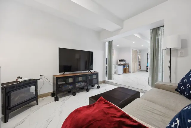$2,500,000 | 118 Kingsland Avenue, Unit 1 | East Williamsburg