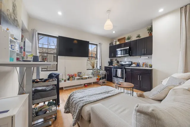 $2,500,000 | 118 Kingsland Avenue, Unit 1 | East Williamsburg