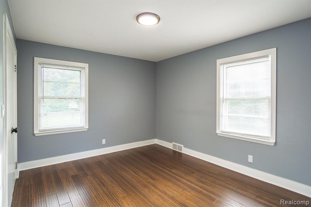2281 Lancaster Road Bloomfield Hills, MI 48302 - Photo 21 of 37