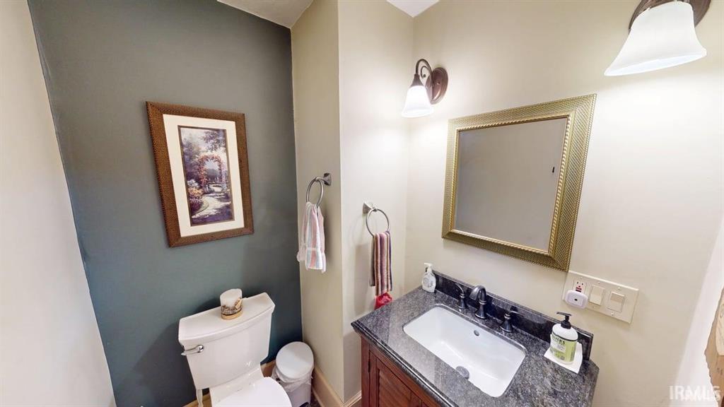 410 East Riverside Drive Jasper, IN 47546 - Photo 15 of 36