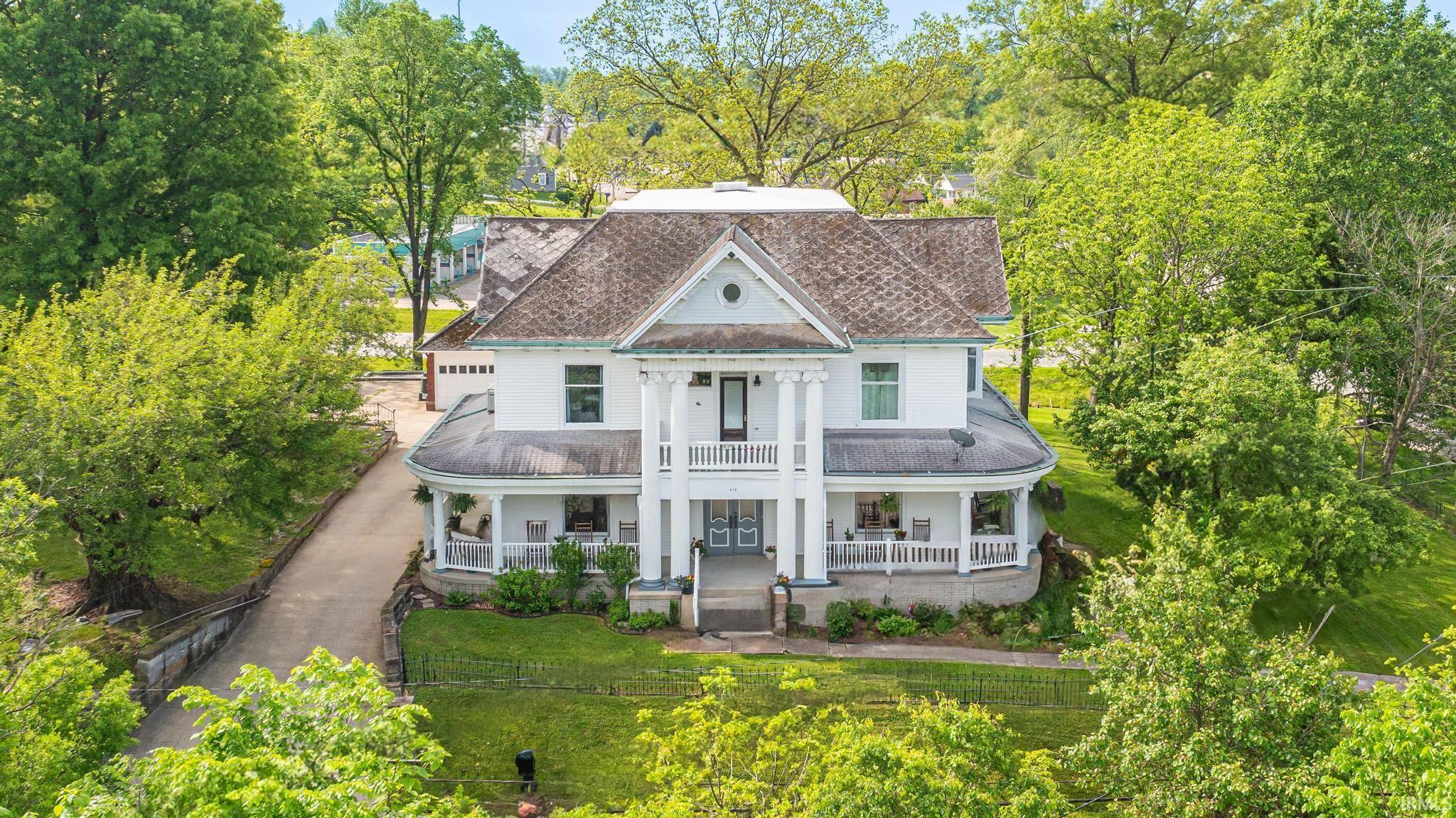 410 East Riverside Drive Jasper, IN 47546 - Photo 2 of 36