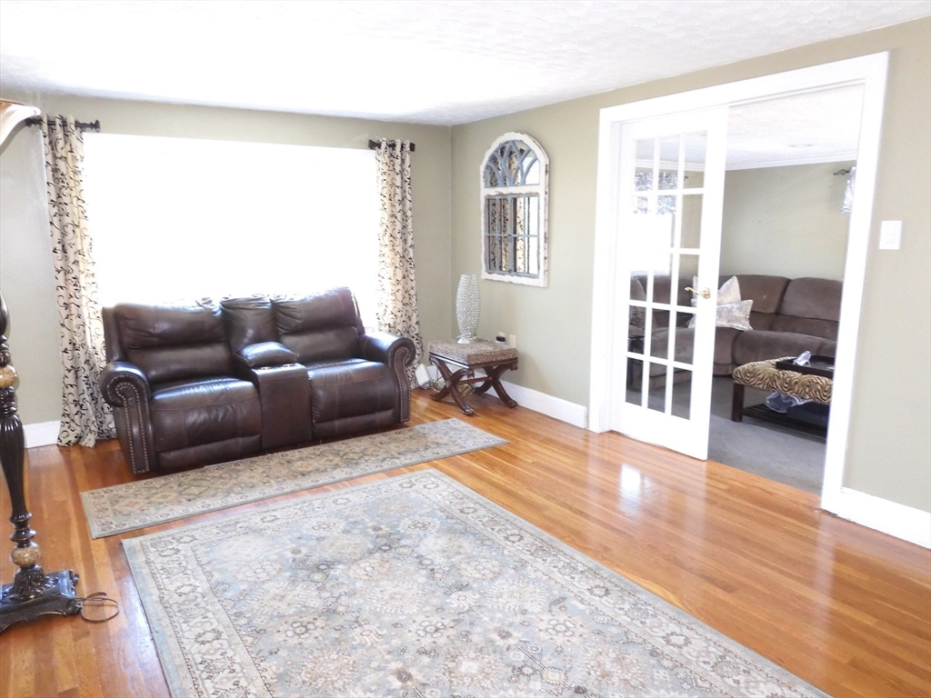 46 Tudor Street Methuen, MA 01844 - Photo 4 of 38