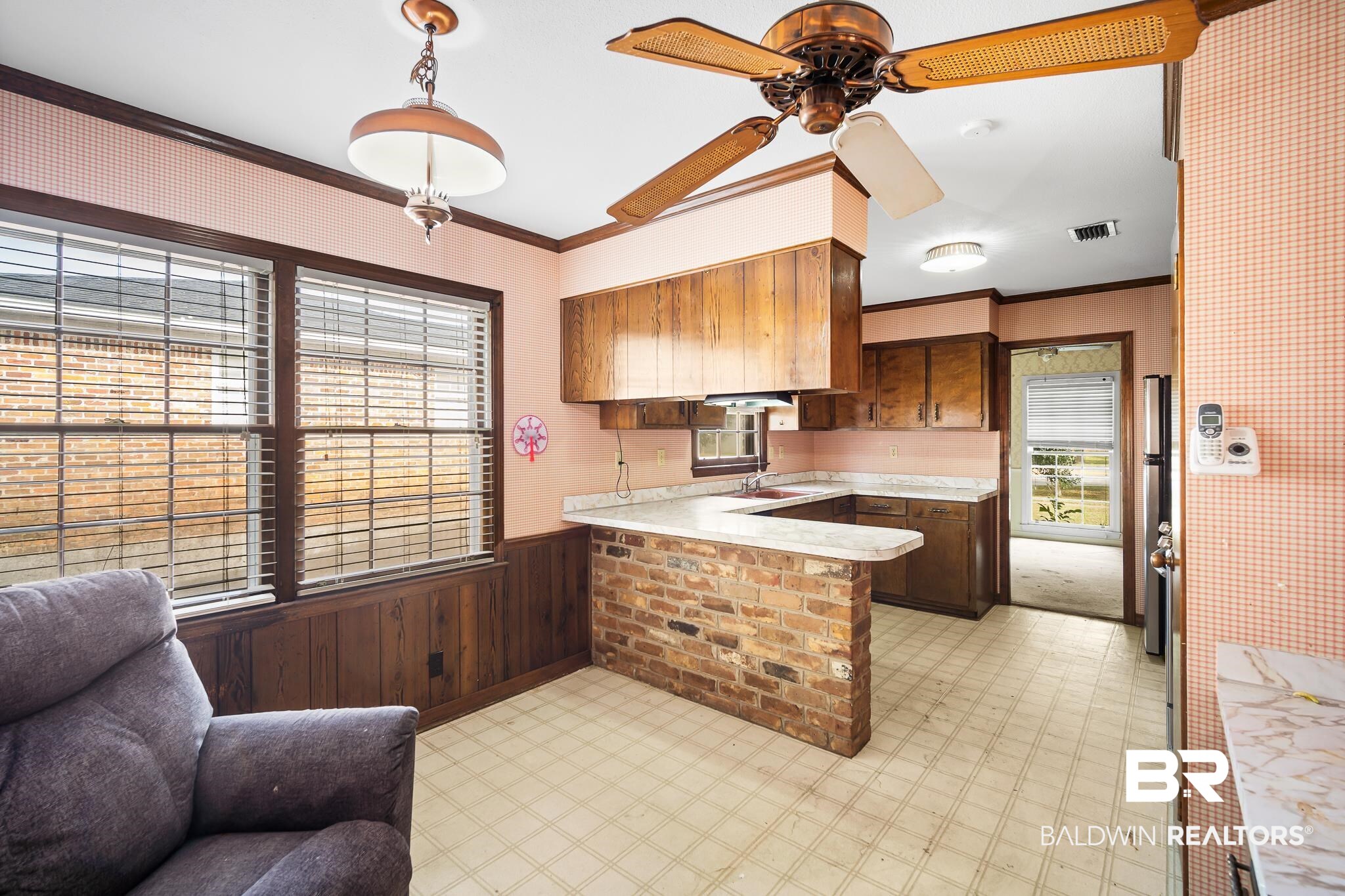 524 Hillcrest Road Mobile, AL 36608 - Photo 4 of 29