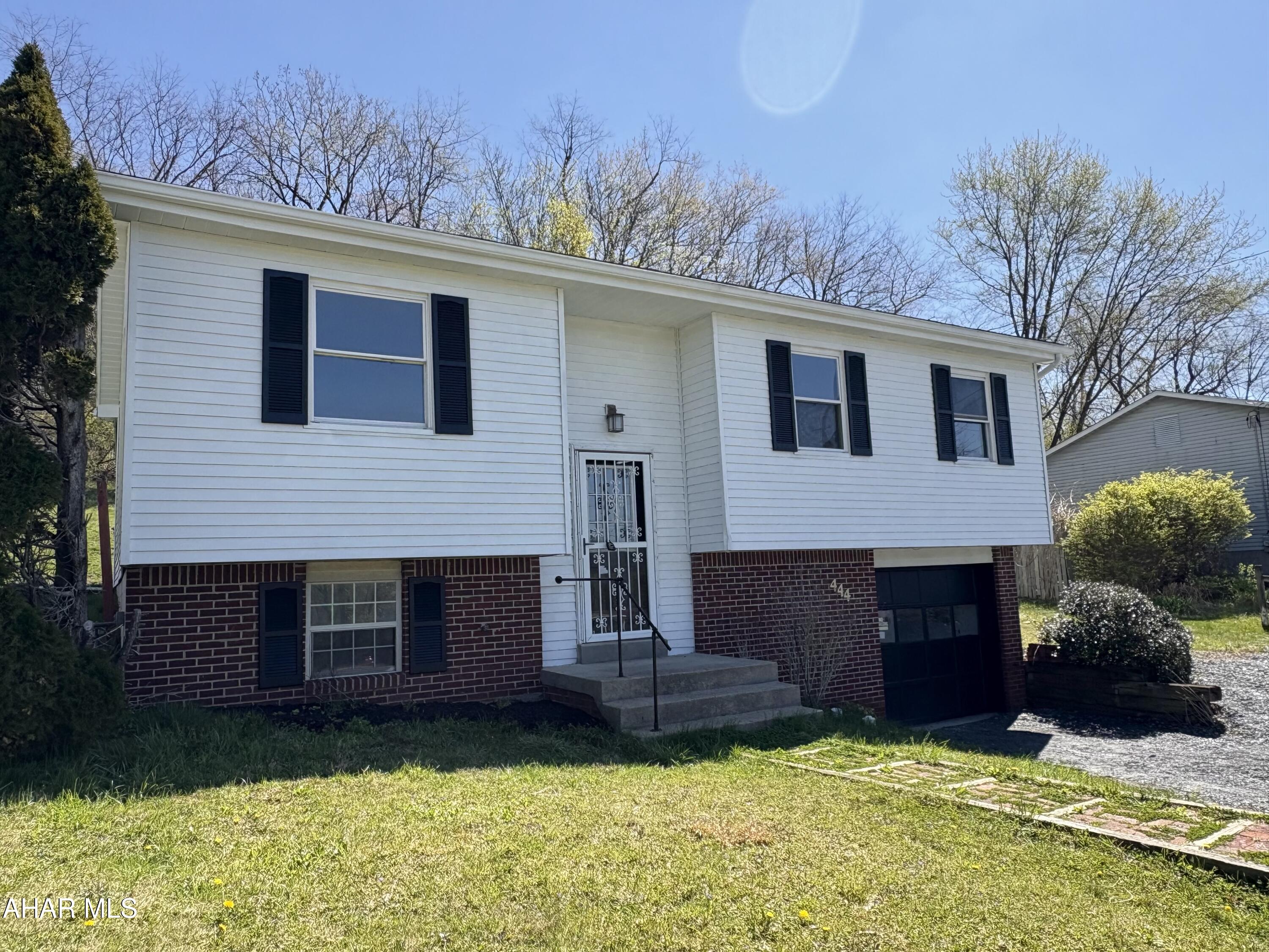 444 Highway 356 Apollo, PA 15613 - Photo 2 of 24