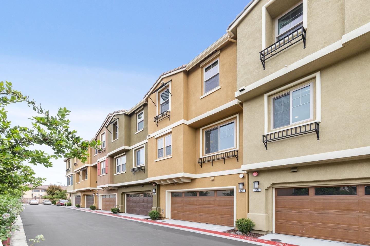 625 Cinnamon Circle Mountain View, CA 94043 - Photo 2 of 7 a view of a building with a street