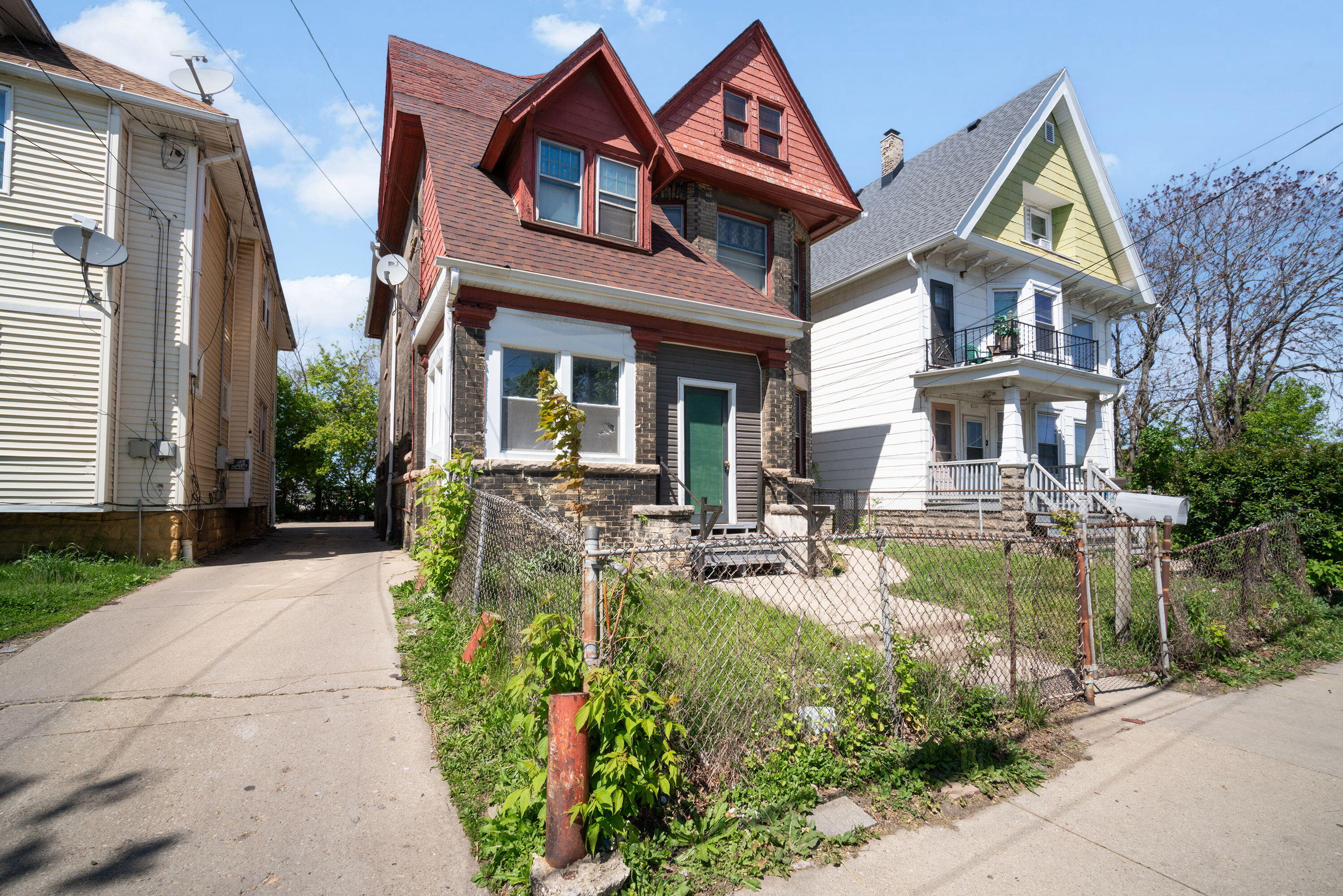 2000 West Pierce Street Milwaukee, WI 53204 - Photo 1 of 18 1_imgDSC02740