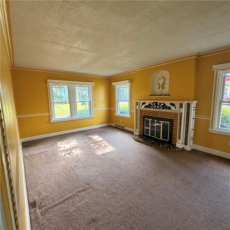 1643 Midland Beaver Road Industry, PA 15052 - Photo 8 of 22 living room