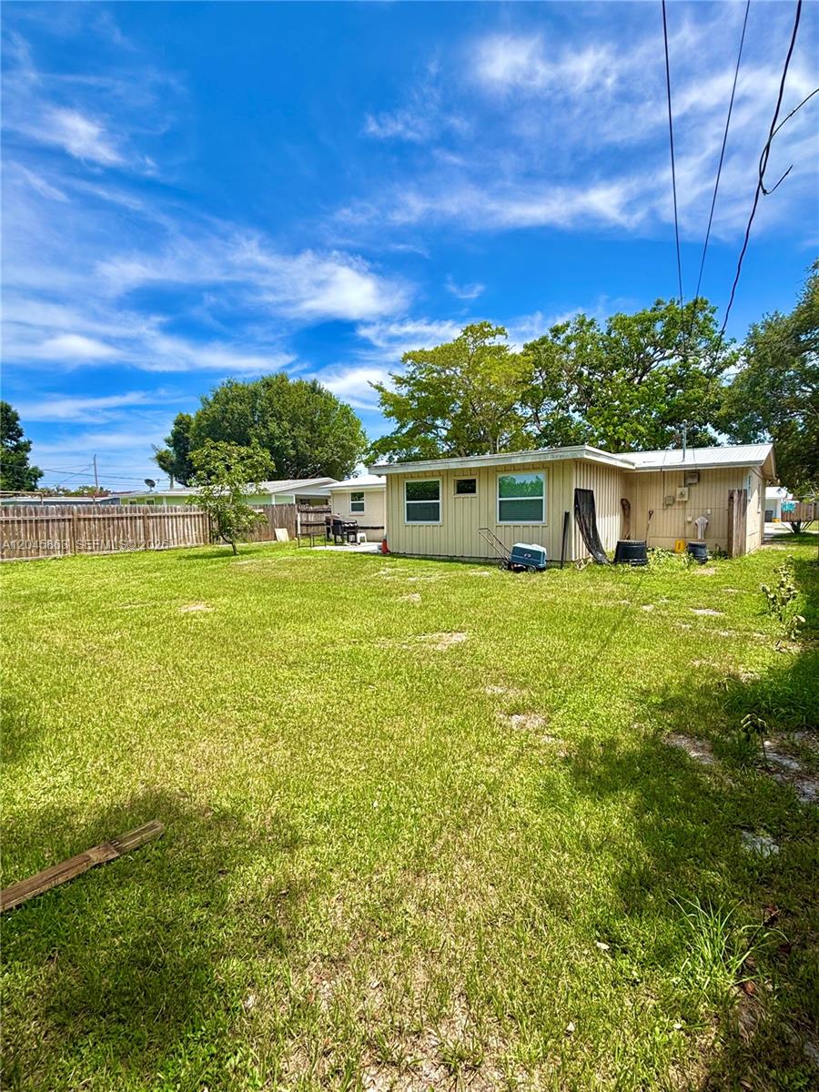 5809 Sullivan Road Jupiter, FL 33458 - Photo 18 of 21