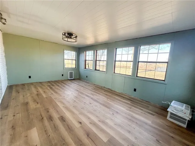 $349,000 | 20340 Highway 52, Pleasanton, KS 66075