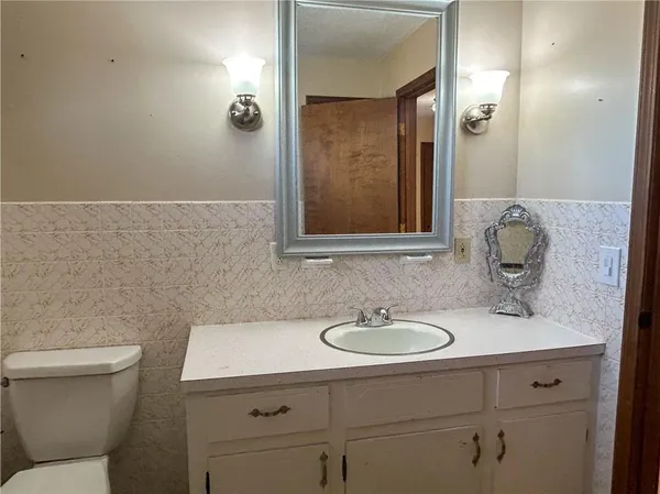 $349,000 | 20340 Highway 52, Pleasanton, KS 66075