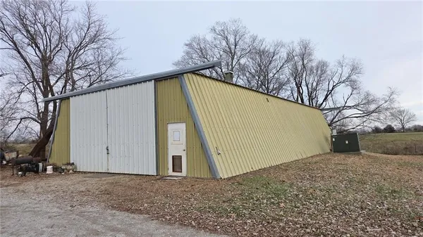 $349,000 | 20340 Highway 52, Pleasanton, KS 66075