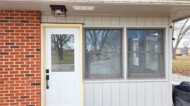 $349,000 | 20340 Highway 52, Pleasanton, KS 66075