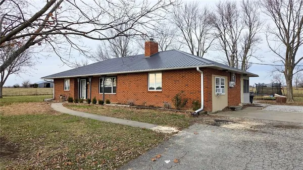 $349,000 | 20340 Highway 52, Pleasanton, KS 66075