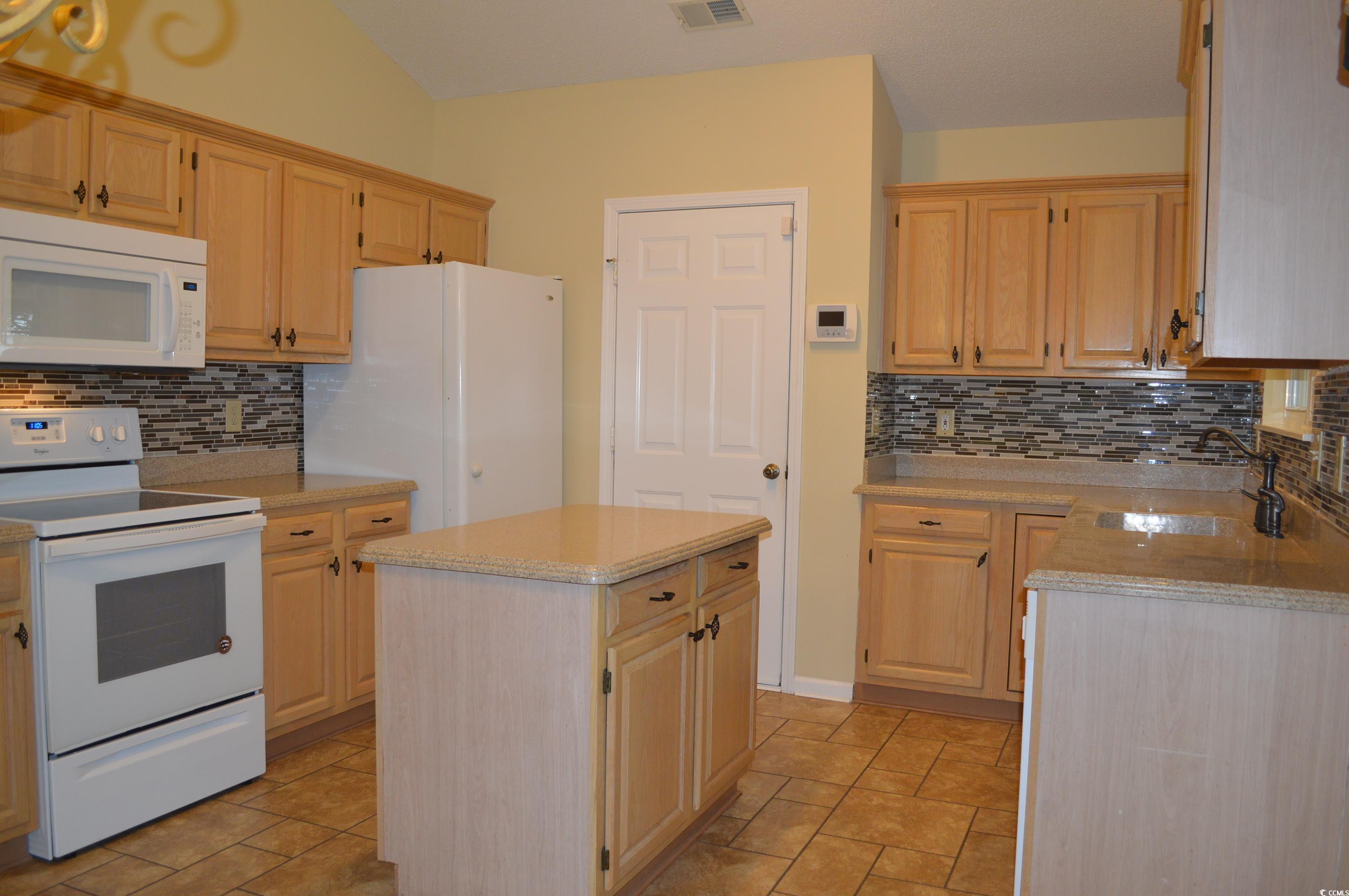 2304 Blackbird Court Murrells Inlet, SC 29576 - Photo 4 of 34 Gallery Image 4