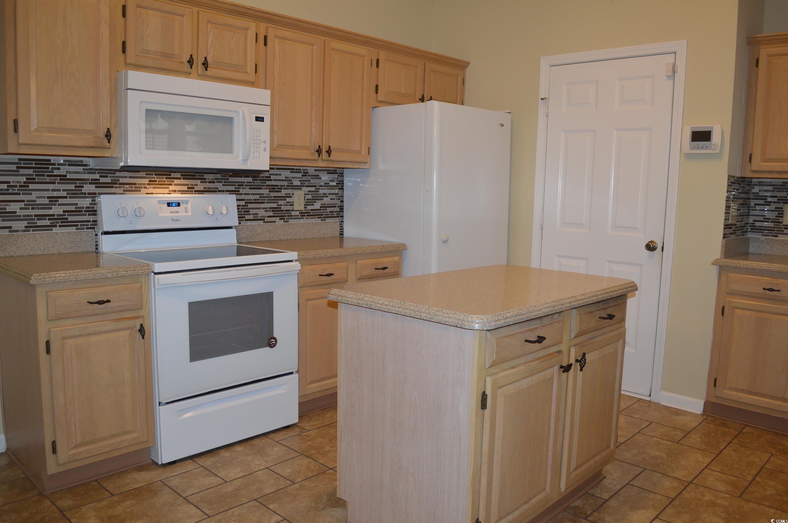 2304 Blackbird Court Murrells Inlet, SC 29576 - Photo 6 of 34 Gallery Image 6