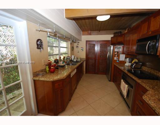 90 Southwest 17th Road Miami, FL 33129 - Photo 5 of 16 Kitchen