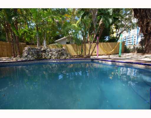 90 Southwest 17th Road Miami, FL 33129 - Photo 6 of 16 Swimming Pool/Hot Tub/Sauna