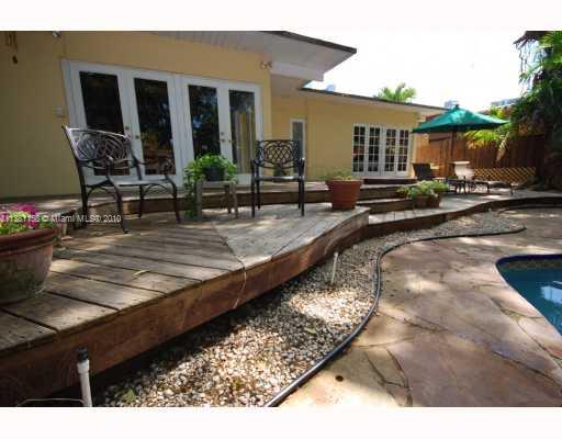 90 Southwest 17th Road Miami, FL 33129 - Photo 10 of 16 Patio/Deck/Lanai