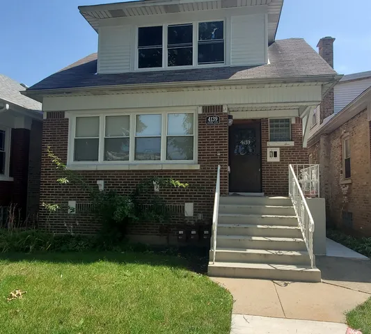 $2,150 | 4139 West Fletcher Street, Unit 2, Chicago, IL 60641