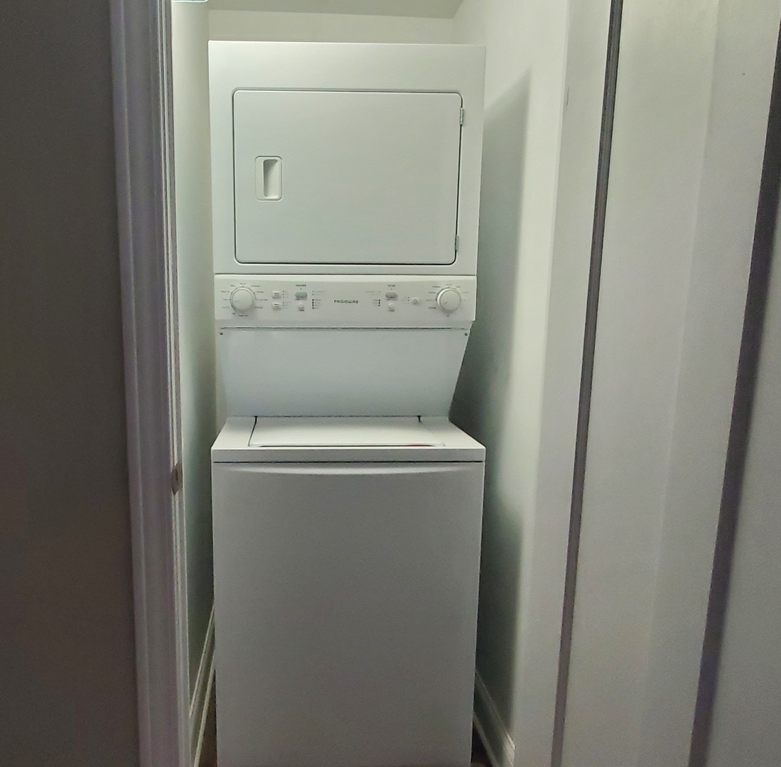 4139 West Fletcher Street, Unit 2 Chicago, IL 60641 - Photo 9 of 11