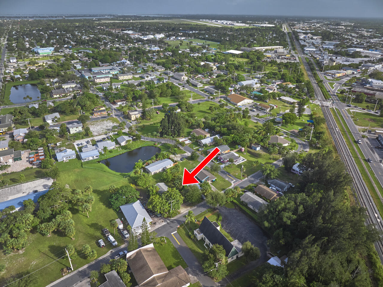 803 Central Avenue Stuart, FL 34994 - Photo 4 of 7 803 SE Central Ave_017