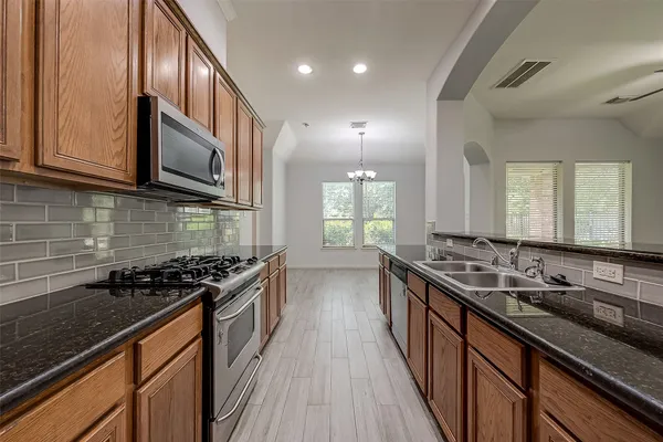 $2,800 | 18302 North Elizabeth Shore Loop, Cypress, TX 77433