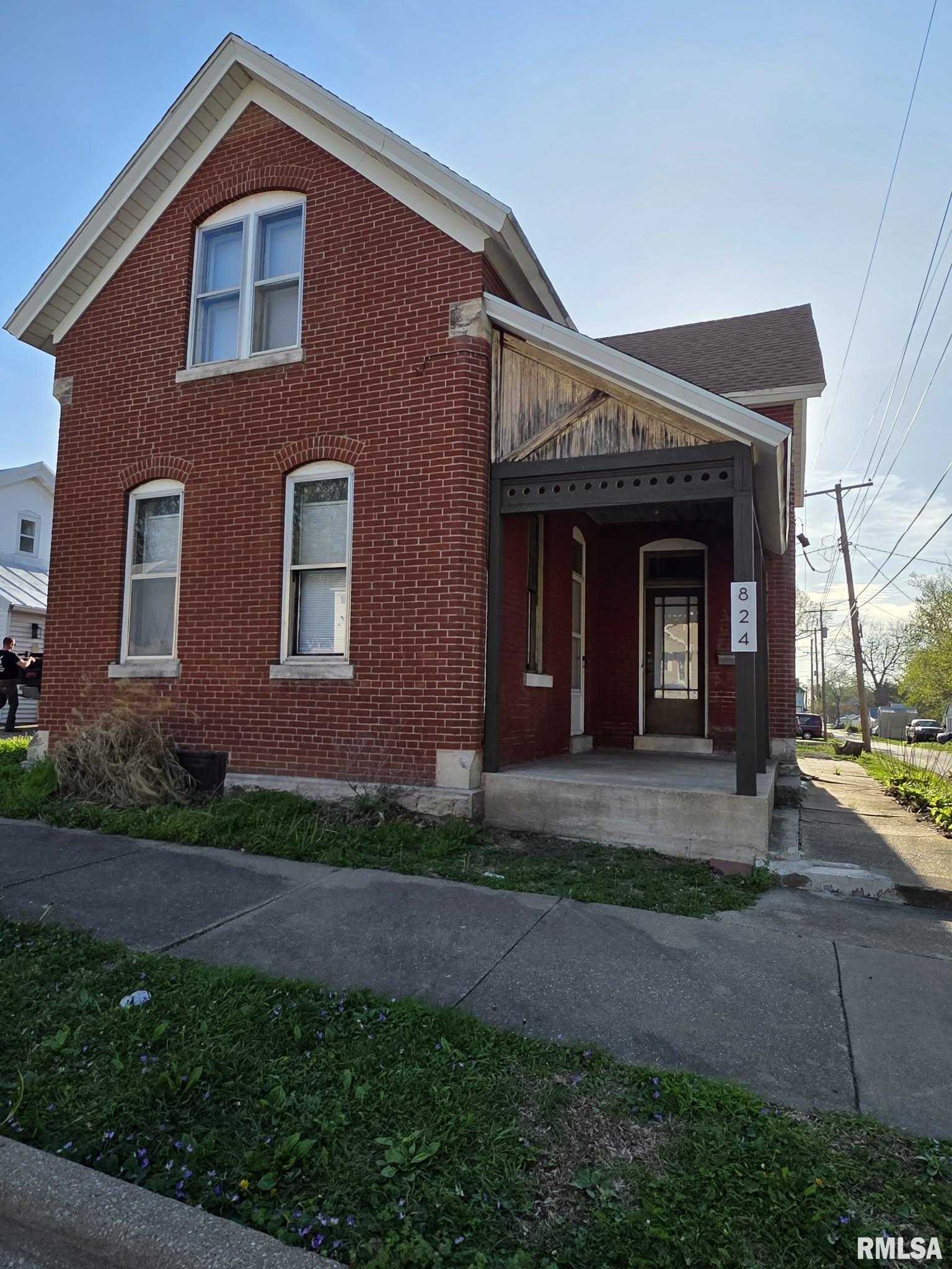 824 South 11th Street Quincy, IL 62301 - Photo 3 of 15