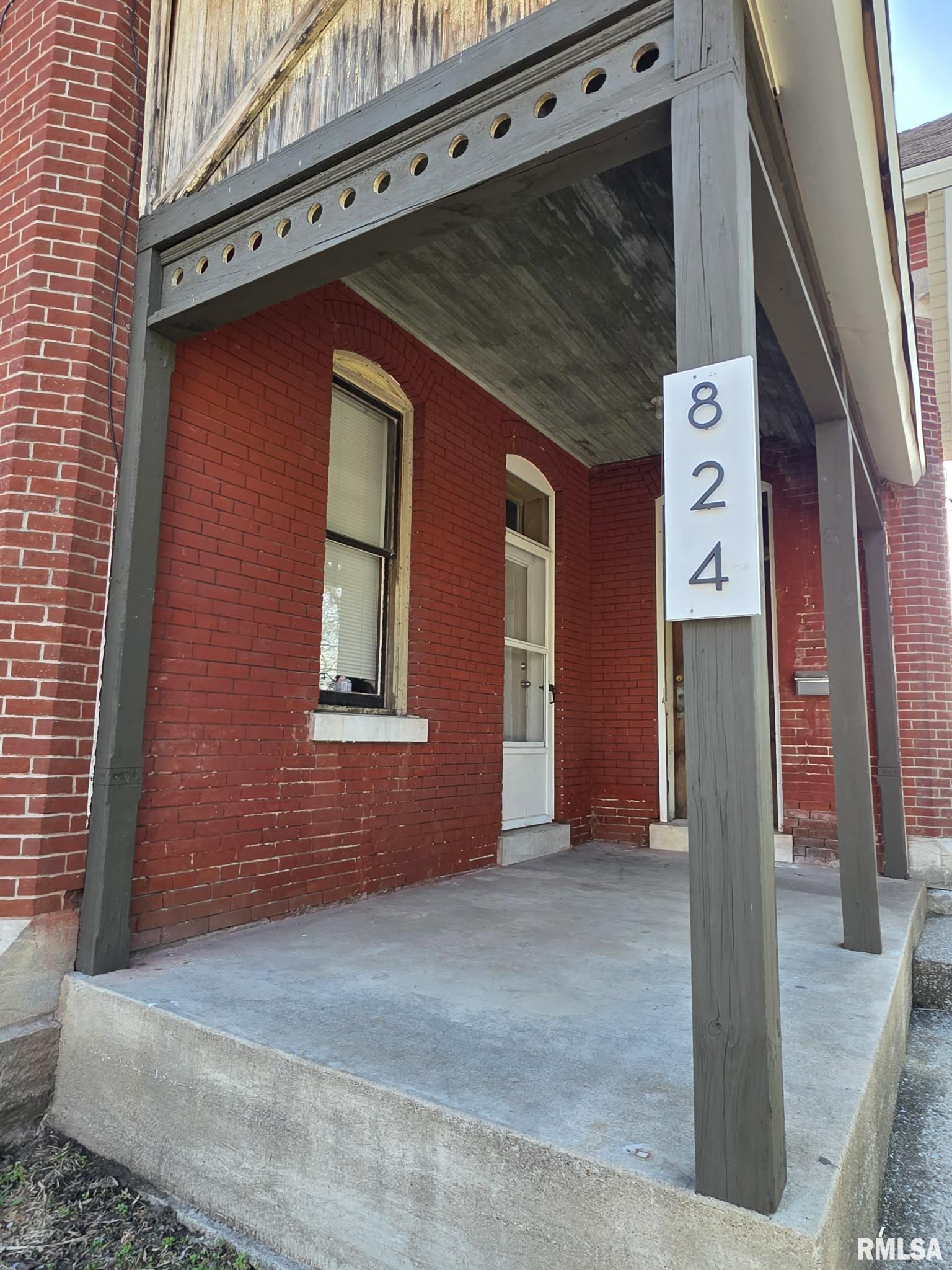 824 South 11th Street Quincy, IL 62301 - Photo 4 of 15