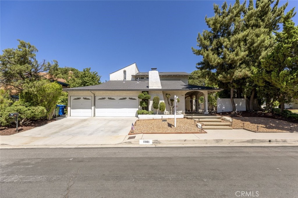 11801 Thunderbird Avenue Porter Ranch, CA 91326 - Photo 3 of 54