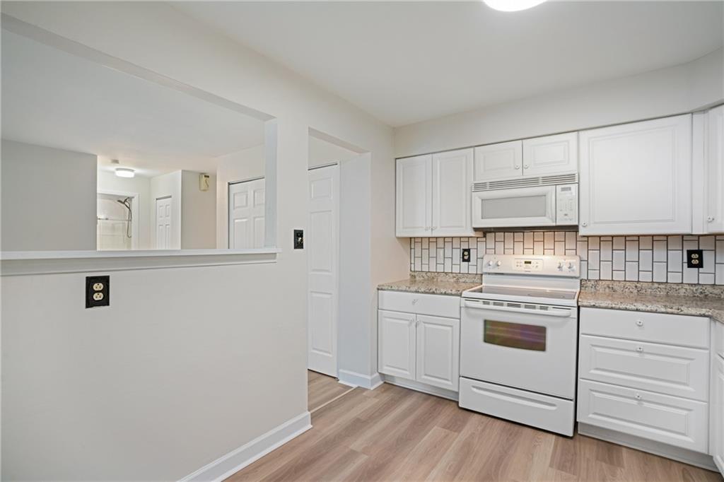 553 Sloop Road, Unit 34 Pittsburgh, PA 15237 - Photo 10 of 31 This white bright kitchen is ready for you to cook up some of your favorite meals.