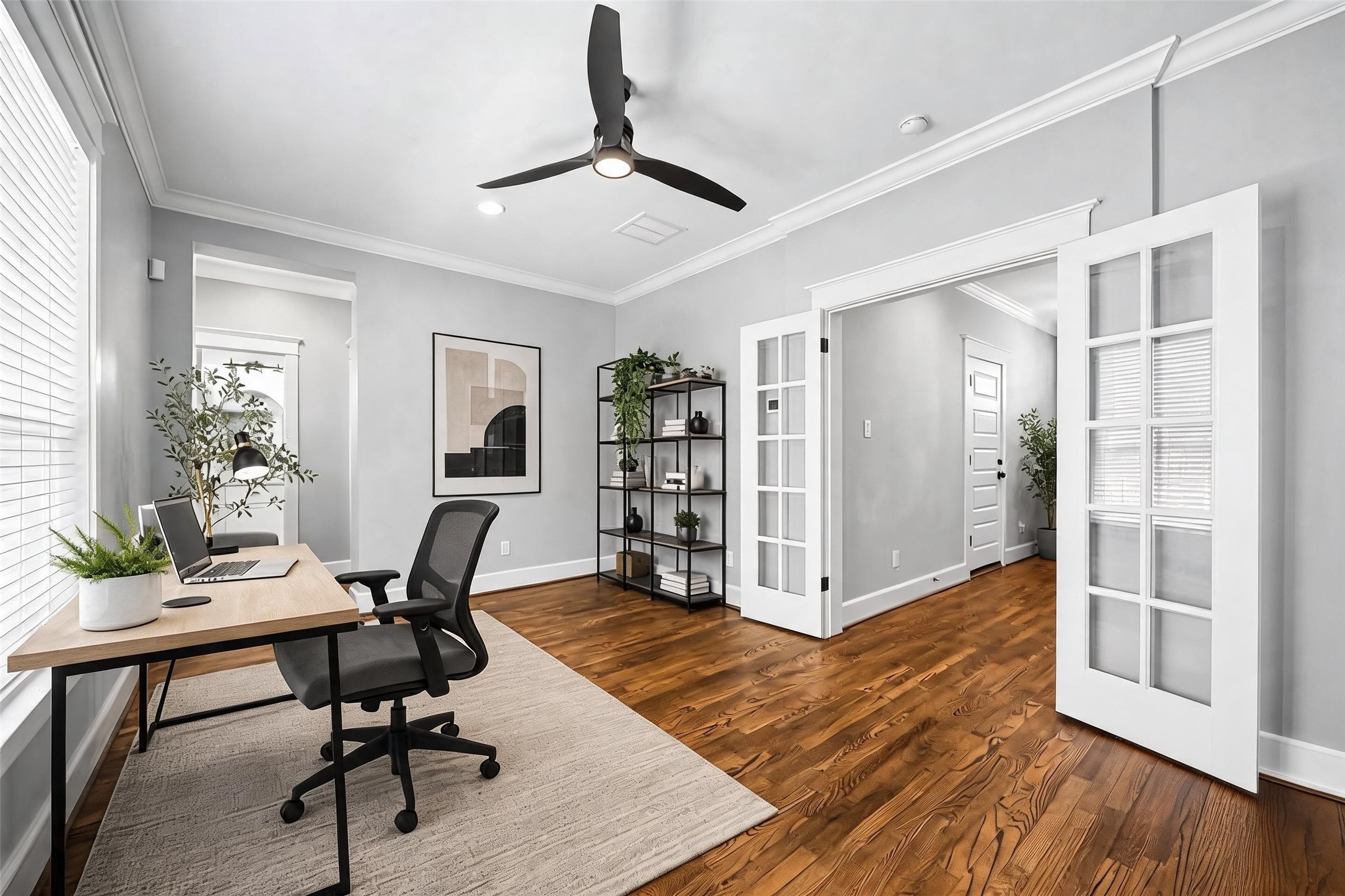 415 West 16th Street, Unit D Houston, TX 77008 - Photo 5 of 41 Virtually staged first floor bedroom as an office.