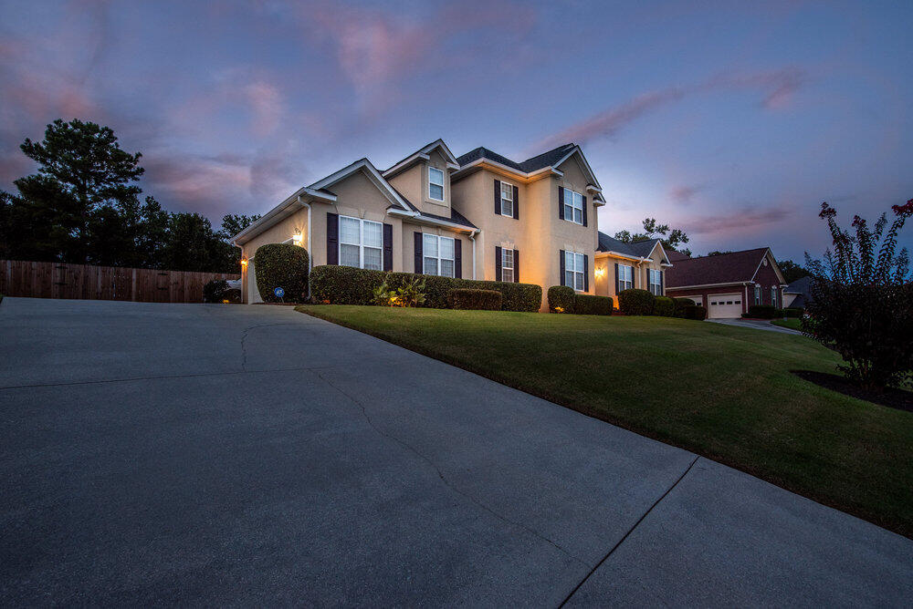 917 Windmill Parkway Evans, GA 30809 - Photo 7 of 67 006_917_windmill_parkway_-_twilight_006_