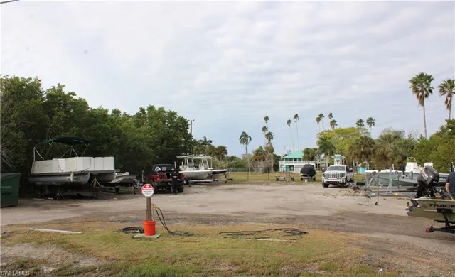 $165,000 | 305 North Storter Avenue, Unit 19, Everglades City, FL 34139