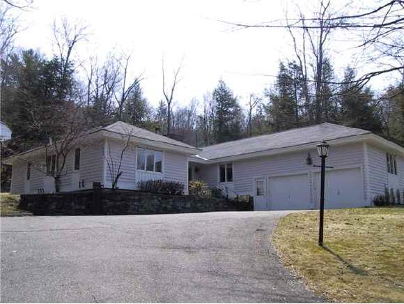 16 Haskins Road Hanover, NH 03755 - Photo 1 of 5