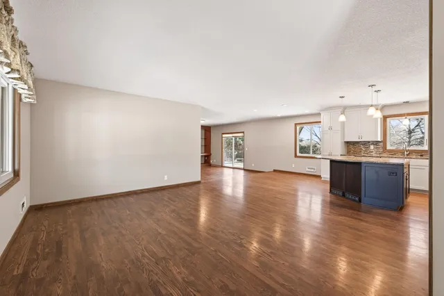 $380,000 | 6840 Innsdale Avenue South, Cottage Grove, MN 55016