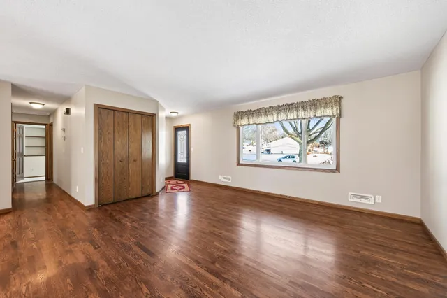 $380,000 | 6840 Innsdale Avenue South, Cottage Grove, MN 55016