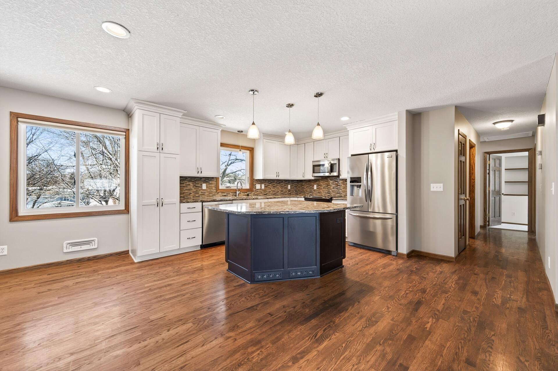 6840 Innsdale Avenue South Cottage Grove, MN 55016 - Photo 7 of 42