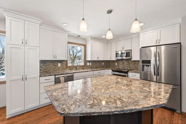 $380,000 | 6840 Innsdale Avenue South, Cottage Grove, MN 55016